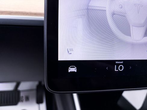 Used 2018 Tesla Model 3 Long Range image 17