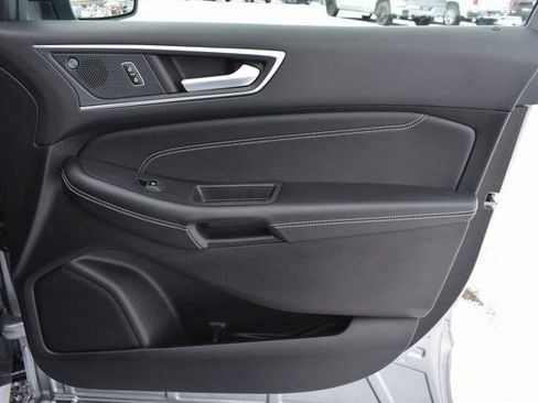 Used 2024 Ford Edge Titanium image 46