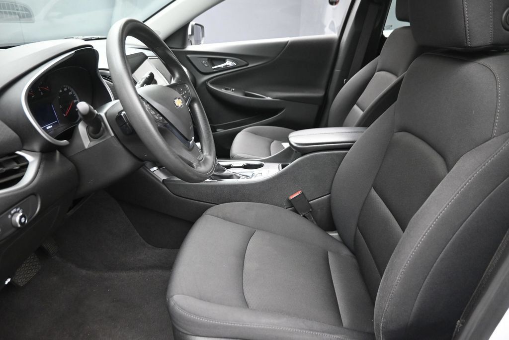 Used 2024 Chevrolet Malibu LT FWD image 16