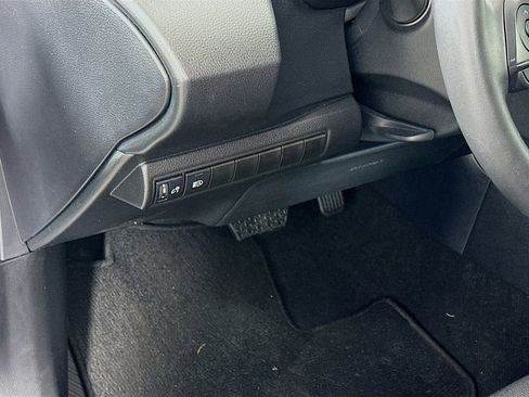 Used 2025 Toyota Corolla SE image 10