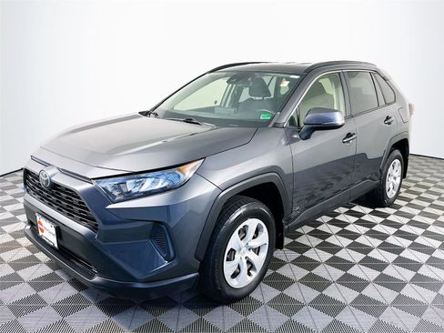 Used 2019 Toyota RAV4 LE w/ Carpet Mat Package image 3