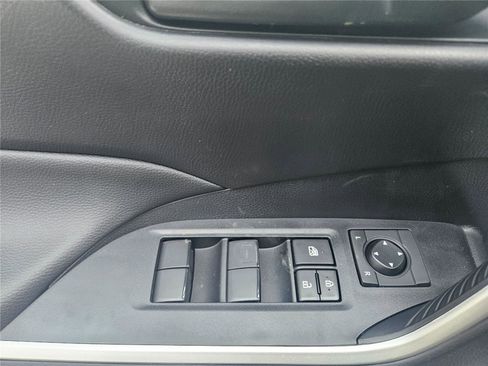 New 2025 Toyota RAV4 LE image 8