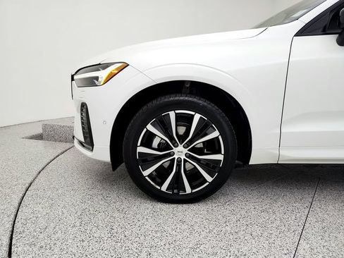 Certified 2023 Volvo XC60 B5 Plus w/ Climate Package AWD/4WD image 27