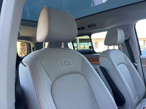 New 2025 Volkswagen ID. Buzz 1st Edition image 16