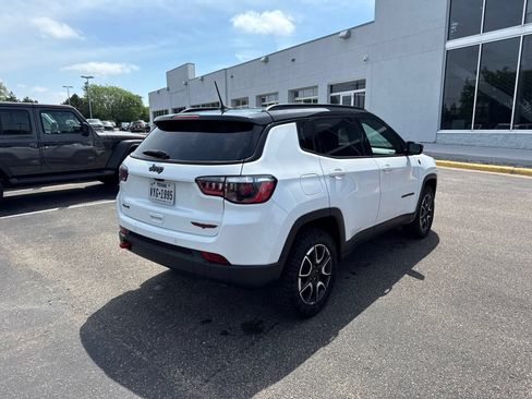 Used 2025 Jeep Compass Trailhawk AWD/4WD image 36