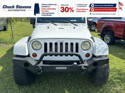 Used 2013 Jeep Wrangler Unlimited Sahara w/ Connectivity Group AWD/4WD image 3