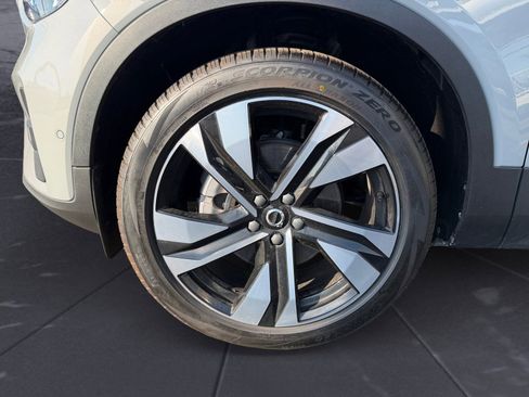 Used 2024 Volvo XC40 B5 Ultimate w/ Protection Package Premier image 14