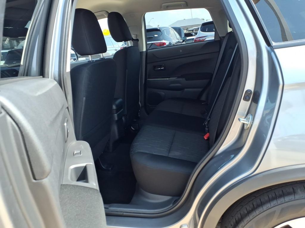 Used 2024 Mitsubishi Outlander Sport ES AWD/4WD image 17