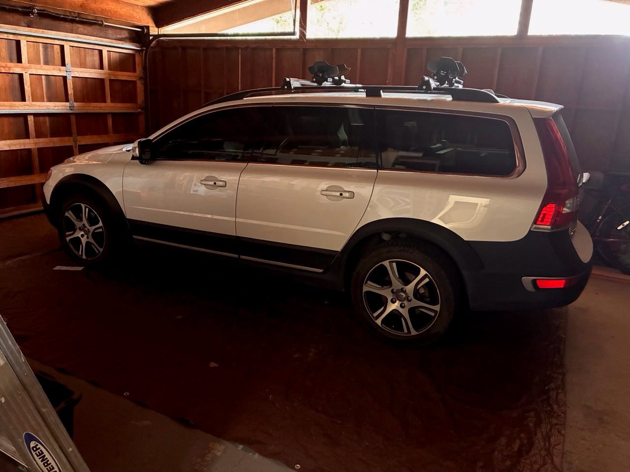 Used 2014 Volvo XC70 T6 AWD/4WD image 3