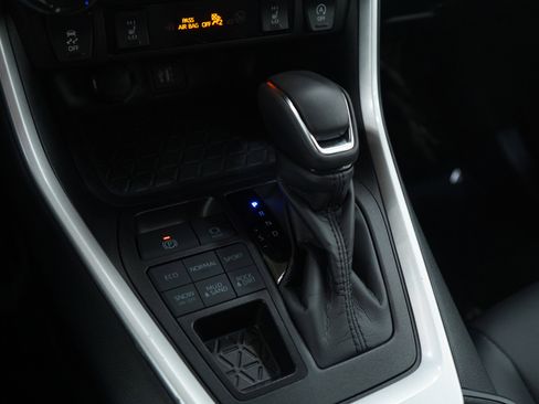 Used 2025 Toyota RAV4 XLE Premium image 23