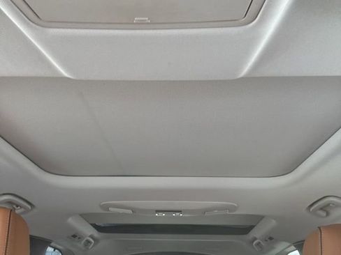 Used 2018 Land Rover Discovery HSE Luxury image 12