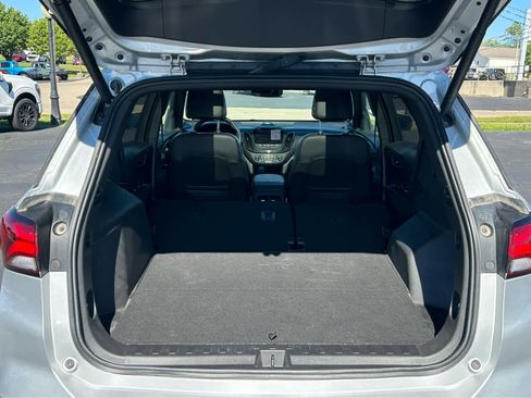 Used 2022 Chevrolet Equinox RS w/ RS Leather Package FWD image 8