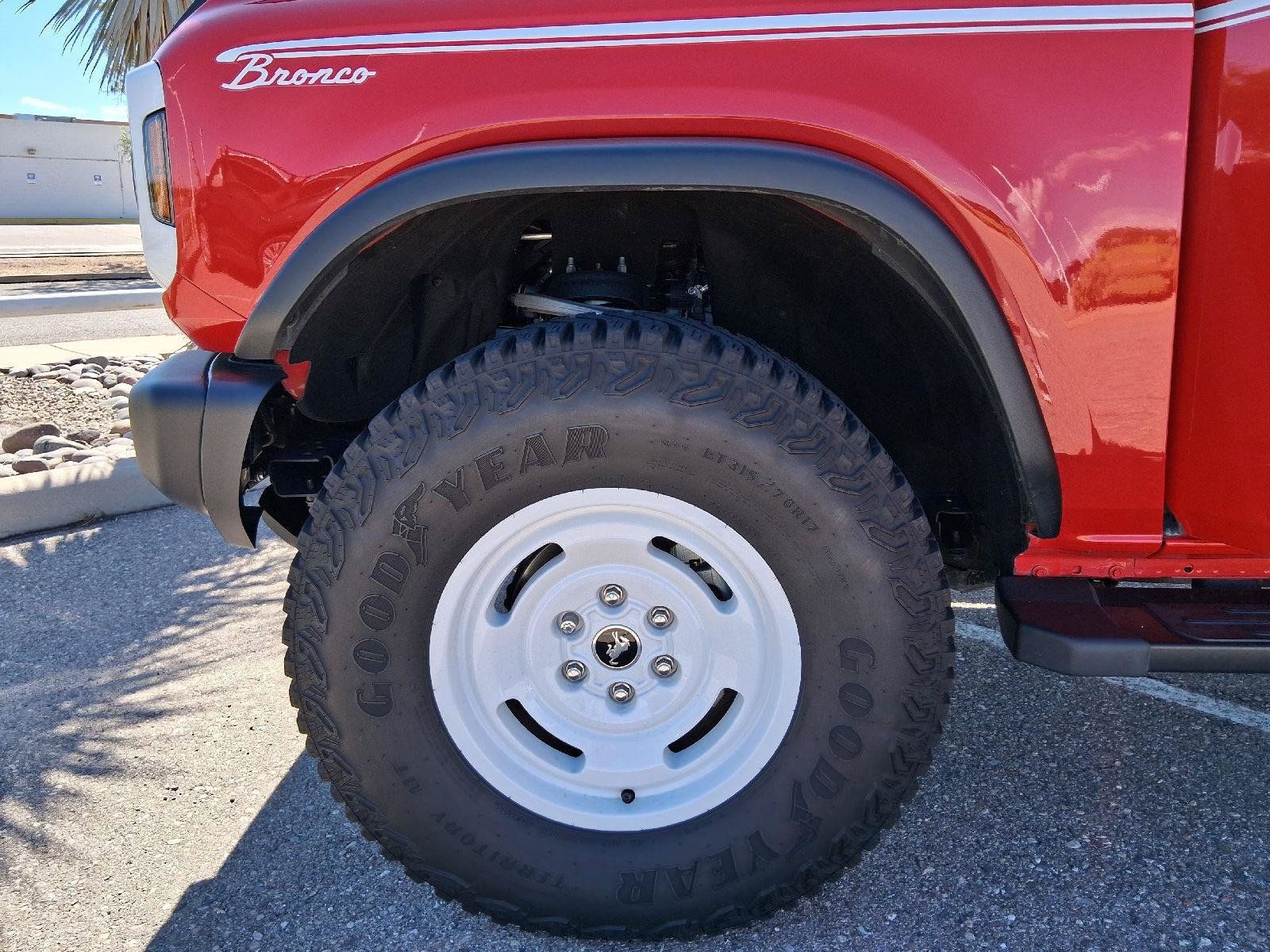 Used 2024 Ford Bronco Heritage Edition AWD/4WD image 32