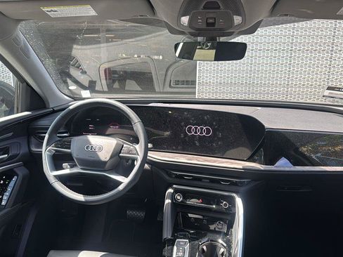 Used 2025 Audi Q5 Premium Plus w/ Premium Plus AWD/4WD image 9