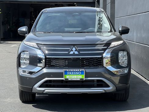 New 2026 Mitsubishi Outlander SE FWD image 10