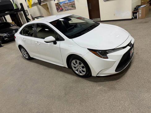 Used 2021 Toyota Corolla LE w/ Carpet Mat Package (TMS) image 13