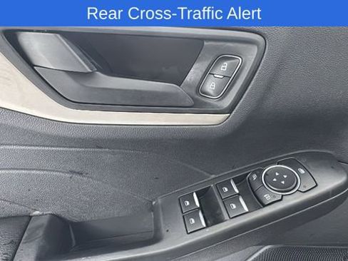 Used 2022 Ford Escape SE w/ Cold Weather Package image 19