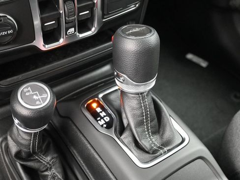 New 2026 Jeep Gladiator Sport AWD/4WD image 16