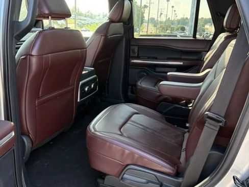 Used 2024 Ford Expedition Limited AWD/4WD image 11