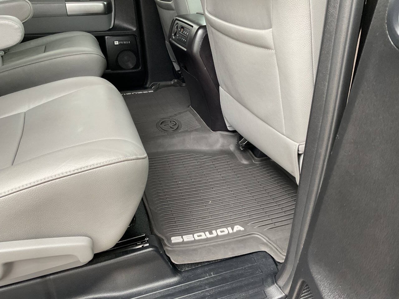 Used 2018 Toyota Sequoia Limited w/ Safety & Convenience Package AWD/4WD image 55