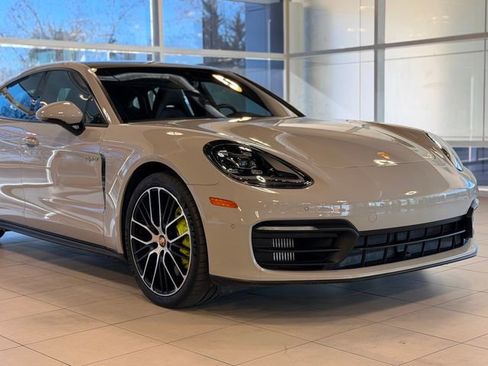 Used 2021 Porsche Panamera 4S w/ Premium Package image 7