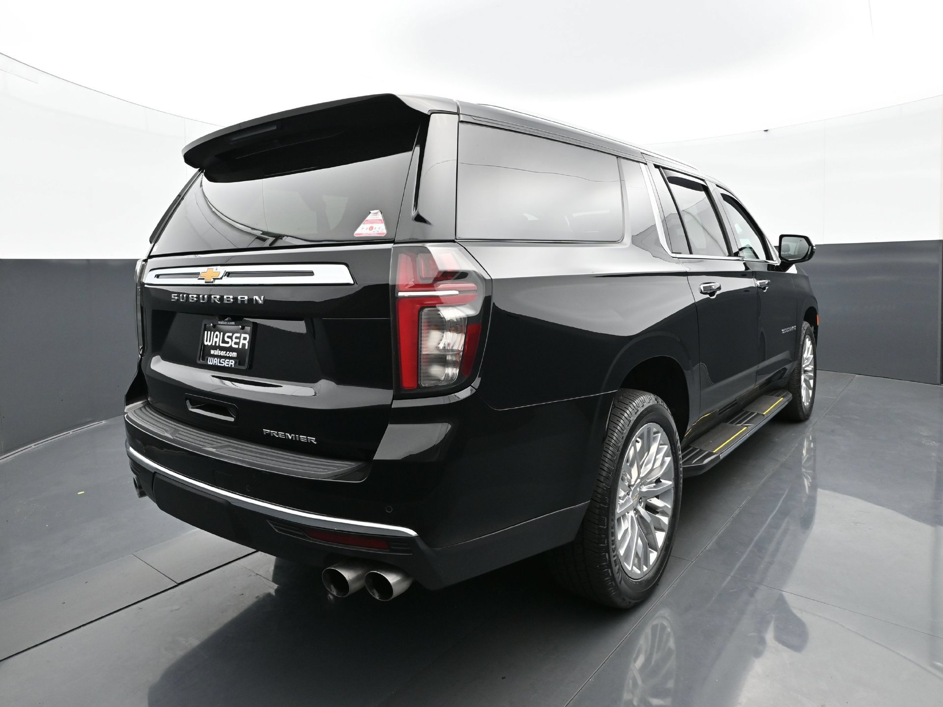 Used 2023 Chevrolet Suburban Premier AWD/4WD image 6