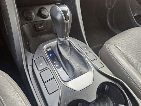 Used 2014 Hyundai Santa Fe GLS image 19