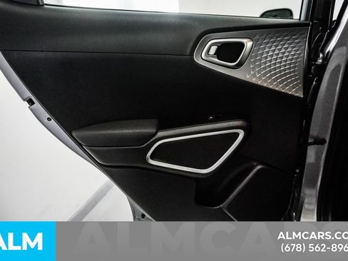 Used 2025 Kia Soul LX w/ LX Technology Package FWD image 42
