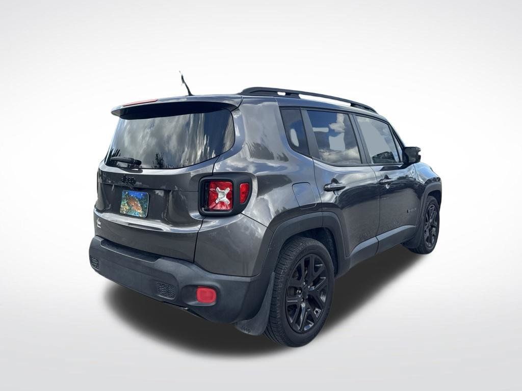 Used 2017 Jeep Renegade Altitude FWD image 5