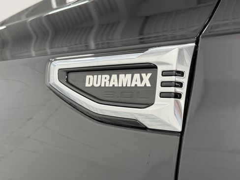 Used 2026 GMC Yukon XL Denali w/ Advanced Technology Package AWD/4WD image 9