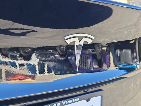 Used 2023 Tesla Model 3 Standard Range image 11