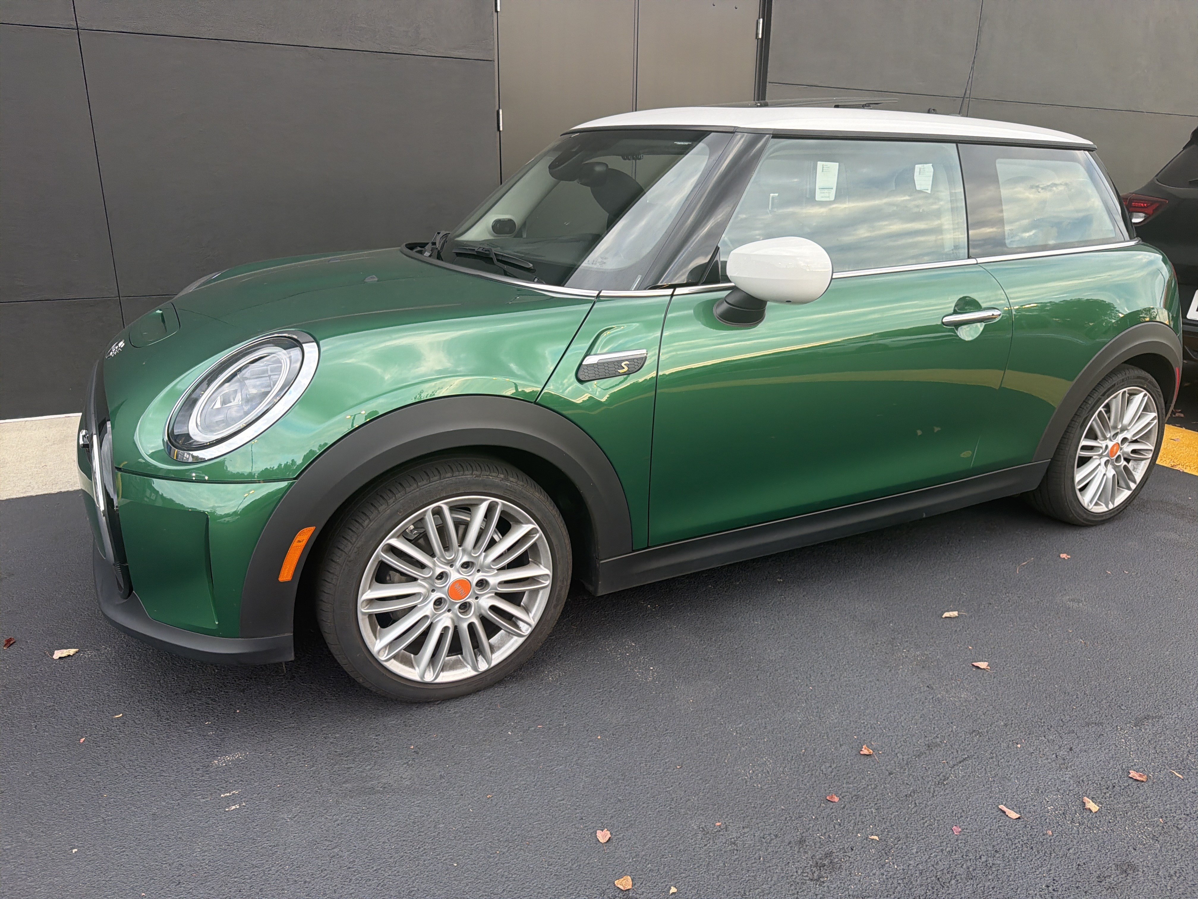 Used 2024 MINI Cooper SE FWD image 5