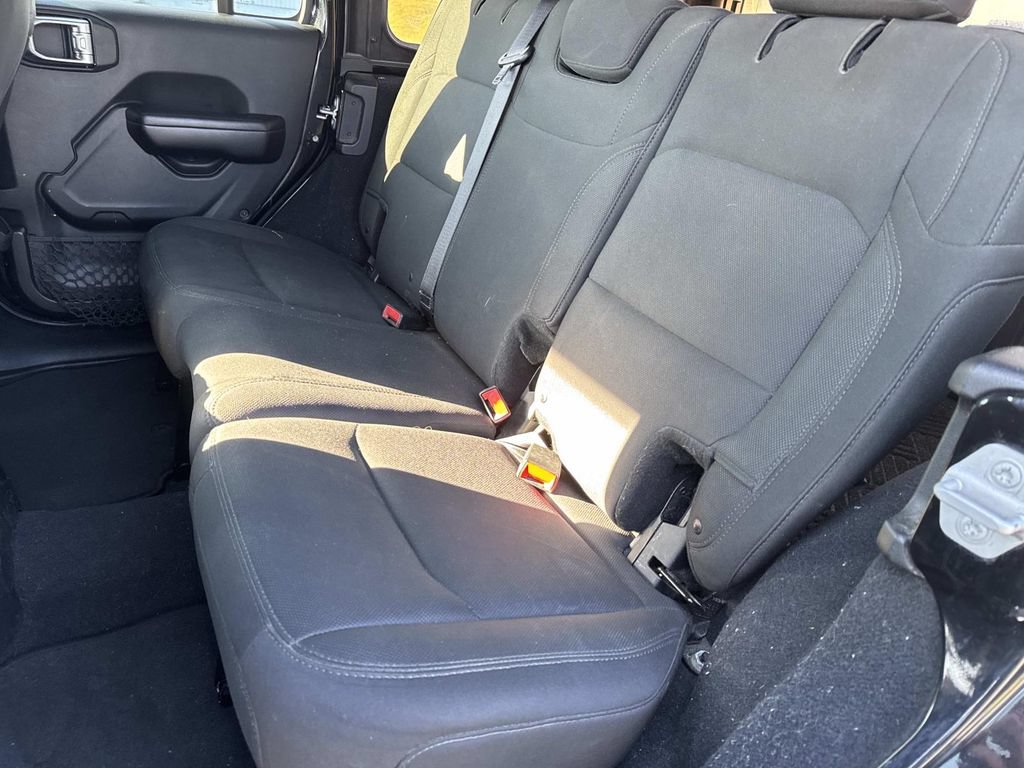 Used 2018 Jeep Wrangler Unlimited Sport S AWD/4WD image 19