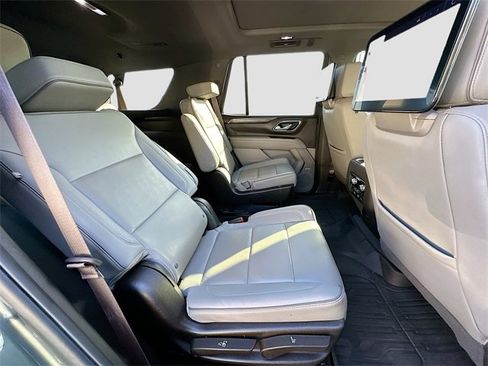 Used 2023 GMC Yukon SLT w/ SLT Premium Package image 26