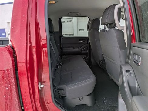 Used 2023 Nissan Frontier SV image 19