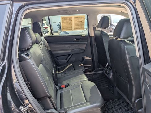Used 2023 Volkswagen Atlas SEL AWD/4WD image 12