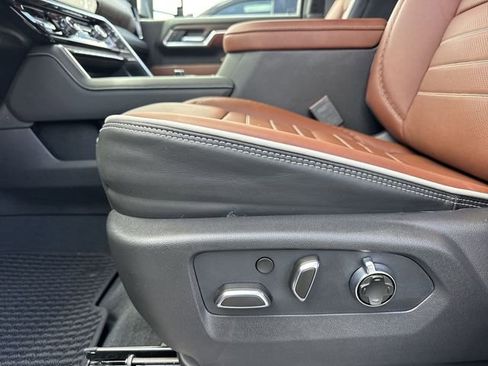 New 2026 GMC Sierra 2500 Denali Ultimate AWD/4WD image 12