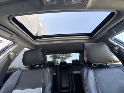Used 2013 Toyota Camry SE w/ Leather Pkg FWD image 27