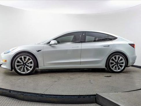 Used 2018 Tesla Model 3 Mid Range image 3