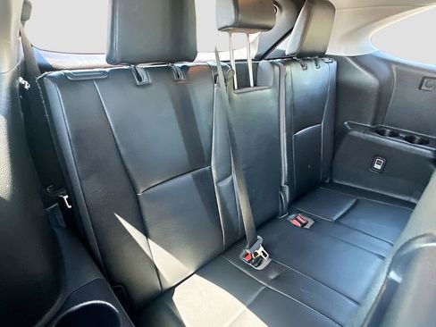 Used 2020 Toyota Highlander XLE FWD image 25