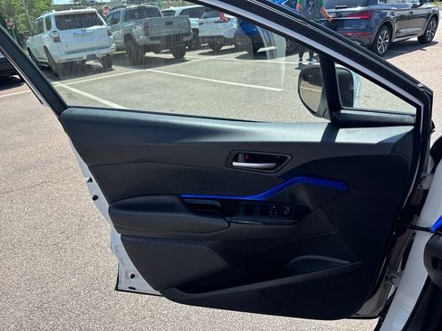 Used 2020 Toyota C-HR XLE FWD image 33