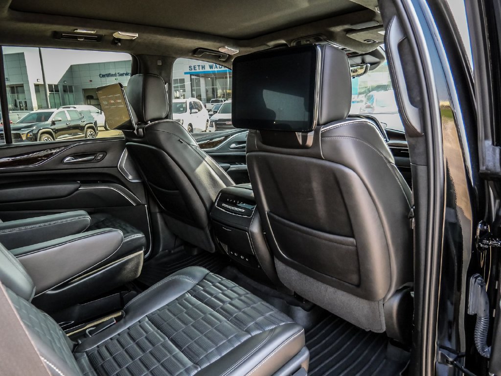 Used 2023 Cadillac Escalade Premium Luxury Platinum w/ LPO, Radiant Package AWD/4WD image 25