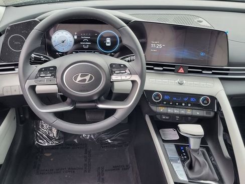 New 2026 Hyundai Elantra Limited FWD image 4