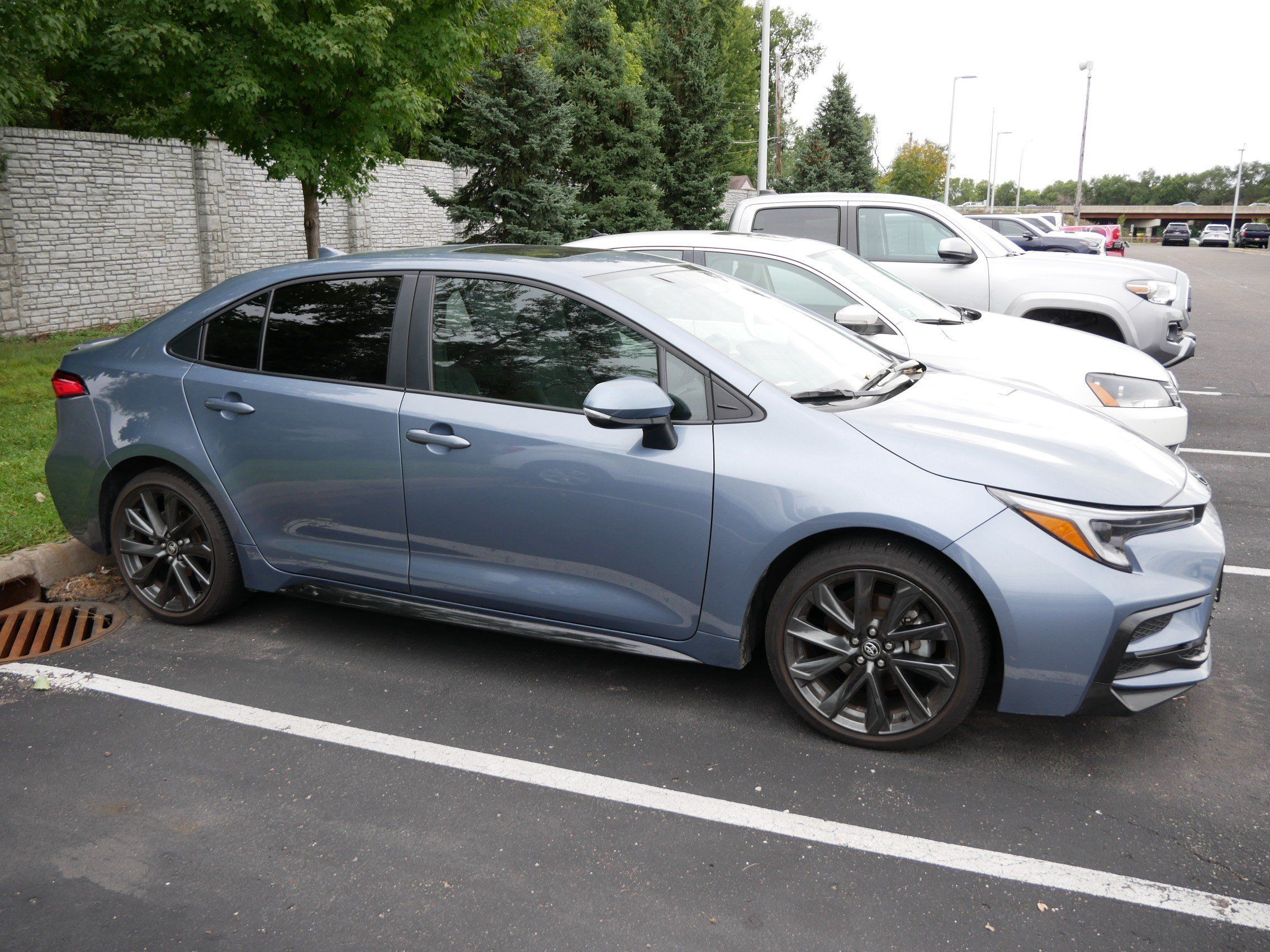Used 2025 Toyota Corolla SE w/ SE Premium Package FWD image 6