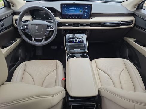 Used 2023 Lincoln Nautilus Reserve AWD/4WD image 25