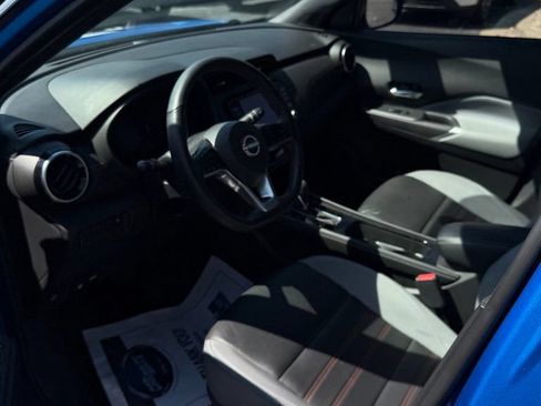 Used 2023 Nissan Kicks SR w/ SR Premium Package FWD image 6
