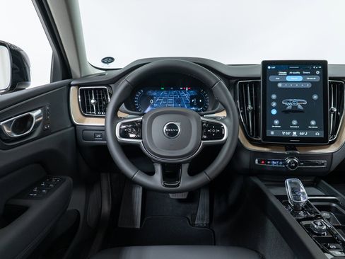 New 2026 Volvo XC60 B5 Plus w/ Climate Package image 17