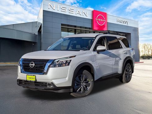 New 2025 Nissan Pathfinder SV image 1