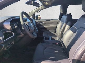 New 2026 Chrysler Pacifica Select w/ S Appearance Package FWD video 3