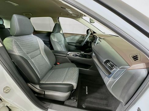 Used 2023 Nissan Rogue SV FWD image 29